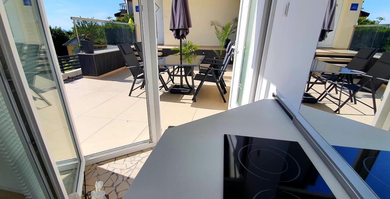 Jacuzzi Penthouse Apartment Matulji Exteriör bild
