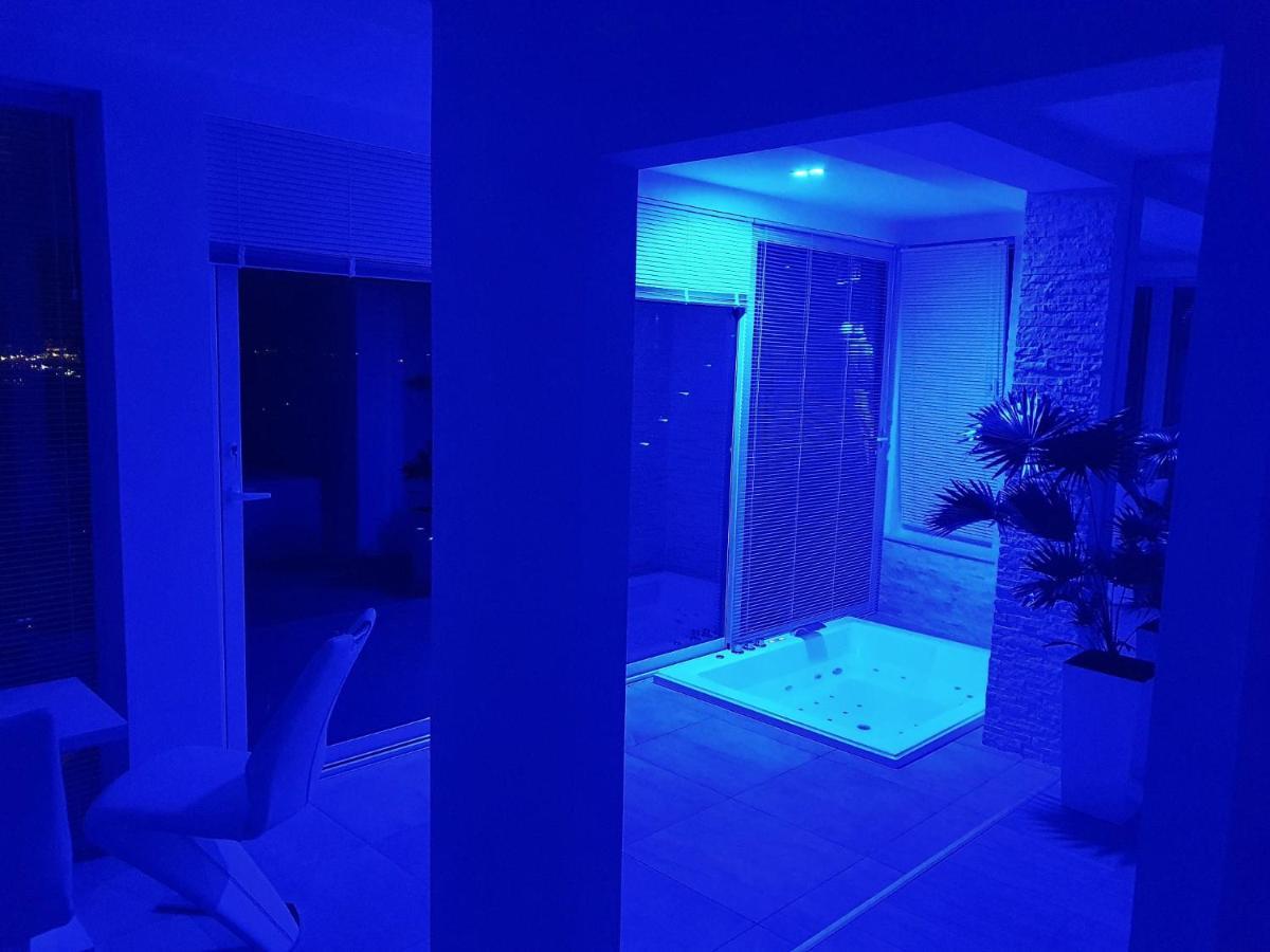 Jacuzzi Penthouse Apartment Matulji Exteriör bild