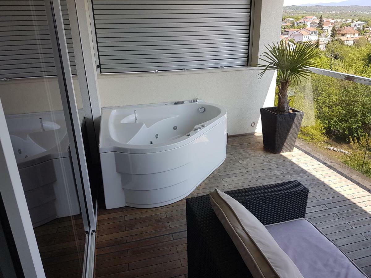 Jacuzzi Penthouse Apartment Matulji Exteriör bild